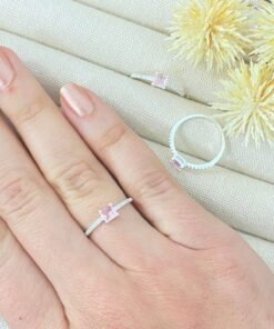 P1-18 Anel QUADRADO CRAVEJADO ROSA ANI1357   1g LOTE 19