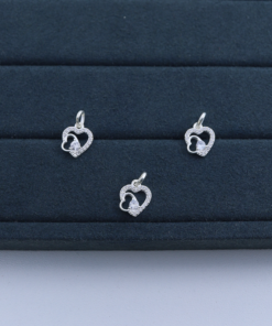 F1-56 Pingente Coração cravejado  0,7g Lote 19