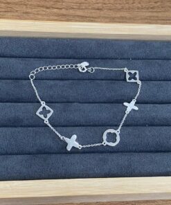 Alternative view of I2-1 Pulseira Cravejada Importada Peso aproximado: 2.4g Lote 17